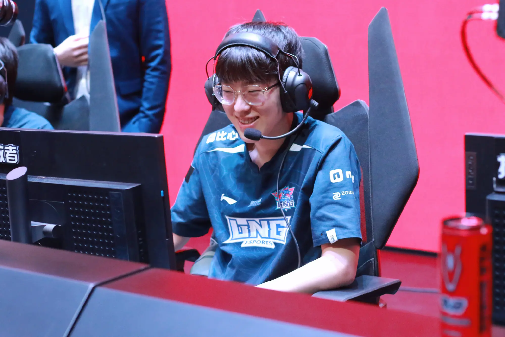 包含Scout迎来二十赛季高光表现,G2球迷沸腾!的词条 包含Scout迎来二十赛季高光表现,G2球迷沸腾!的词条