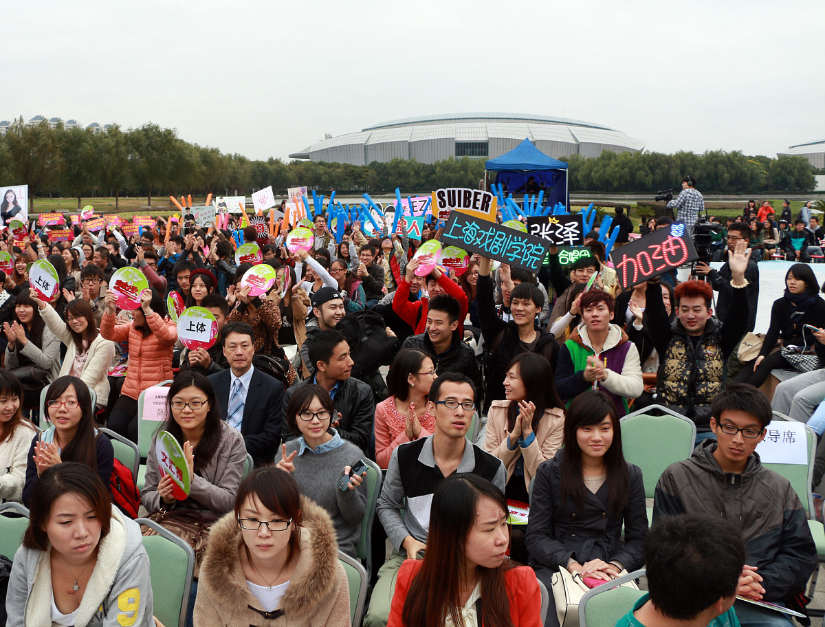 包含穆古鲁扎回归赛场,赛事规则更新首场状态亮眼,美国队观众沸腾!的词条 包含穆古鲁扎回归赛场,赛事规则更新首场状态亮眼,美国队观众沸腾!的词条